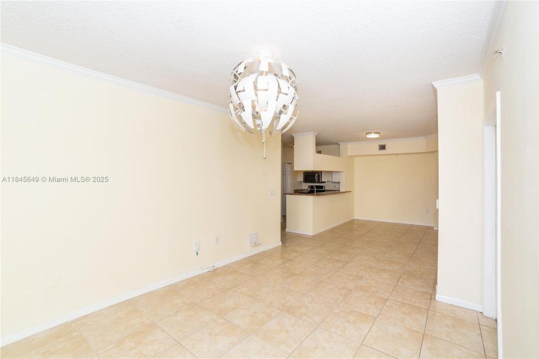 17150 N Bay Rd 2110, Sunny Isles Beach, Florida 33160, USA