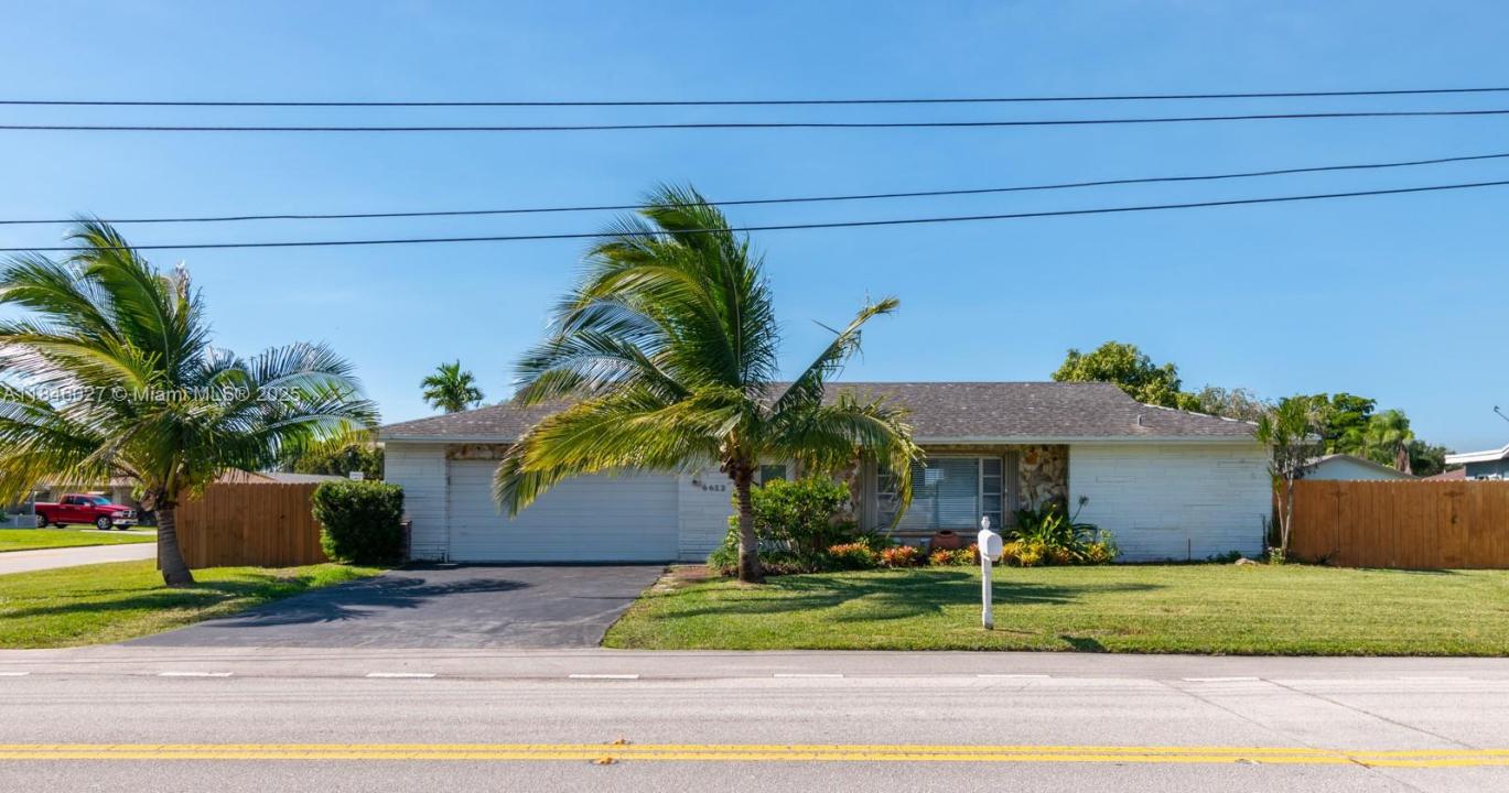 6613 W Westwood Blvd W, Tamarac, Florida 33321, Stati Uniti