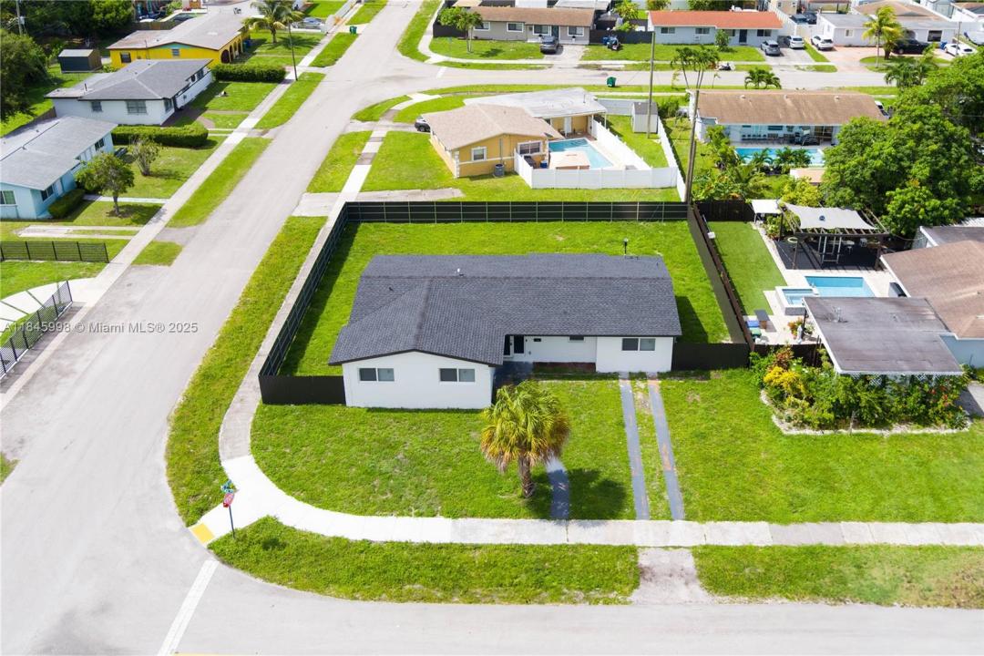 1240 NW 172nd St, Miami Gardens, Floride 33169, États-Unis