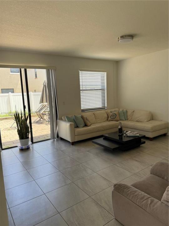 3523 W 105th Pl, Hialeah, Floride 33018, États-Unis