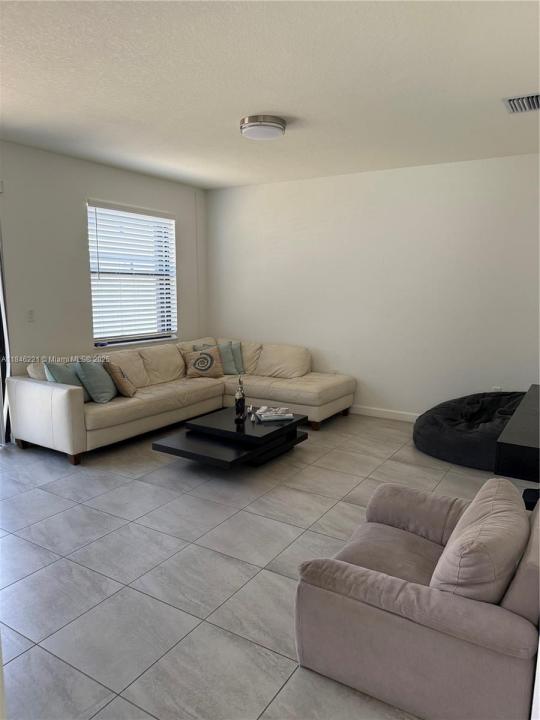 3523 W 105th Pl, Hialeah, Floride 33018, États-Unis