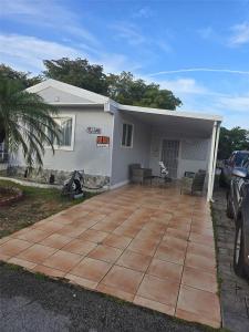 5409 NW 200 RD, Miami Gardens, Florida 33055, USA