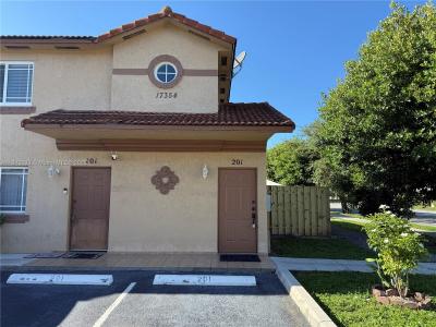 17354 NW 74th Ave 201, Hialeah, Florida 33015, USA
