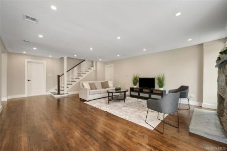 390 Main Street E, Huntington, ニューヨーク 11721, アメリカ合衆国