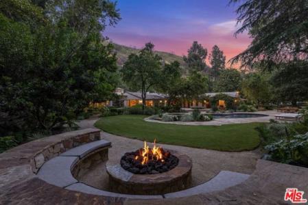 Mandeville Canyon Road, Los Angeles, California 90049
