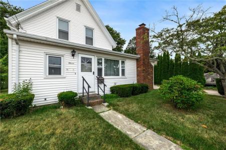 11 Longvue Avenue, Westerly, Rhode Island 02891