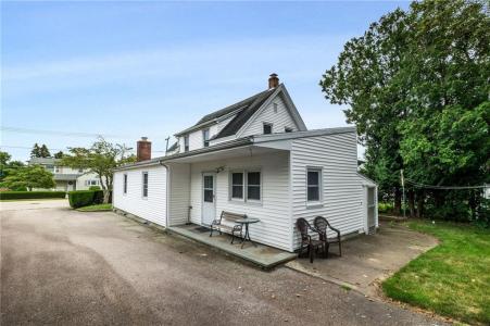 11 Longvue Avenue, Westerly, Rhode Island 02891