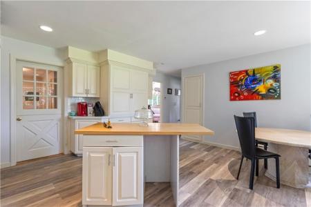 615 Wakefield Street, West Warwick, 로드아일랜드 02893, 미국