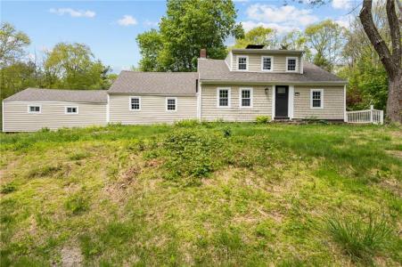 25 Carrs Trail, Coventry, RI 02827, USA