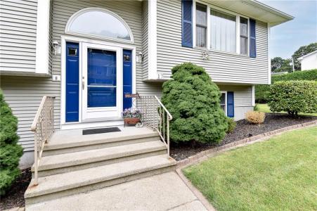 17 Middle Street, North Providence, Rhode Island 02911, USA