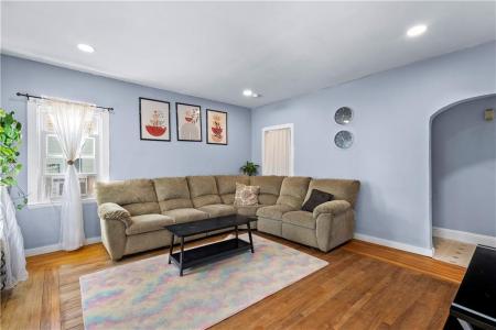 127 Gladstone Street, Cranston, RI 02920, USA