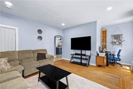127 Gladstone Street, Cranston, Род Айленд 02920, Соединенные Штаты