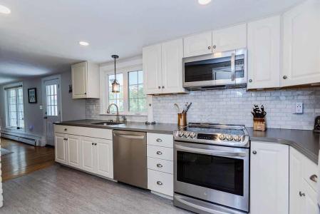 18 Brook Hill Drive, Seekonk, Massachusetts 02771, USA