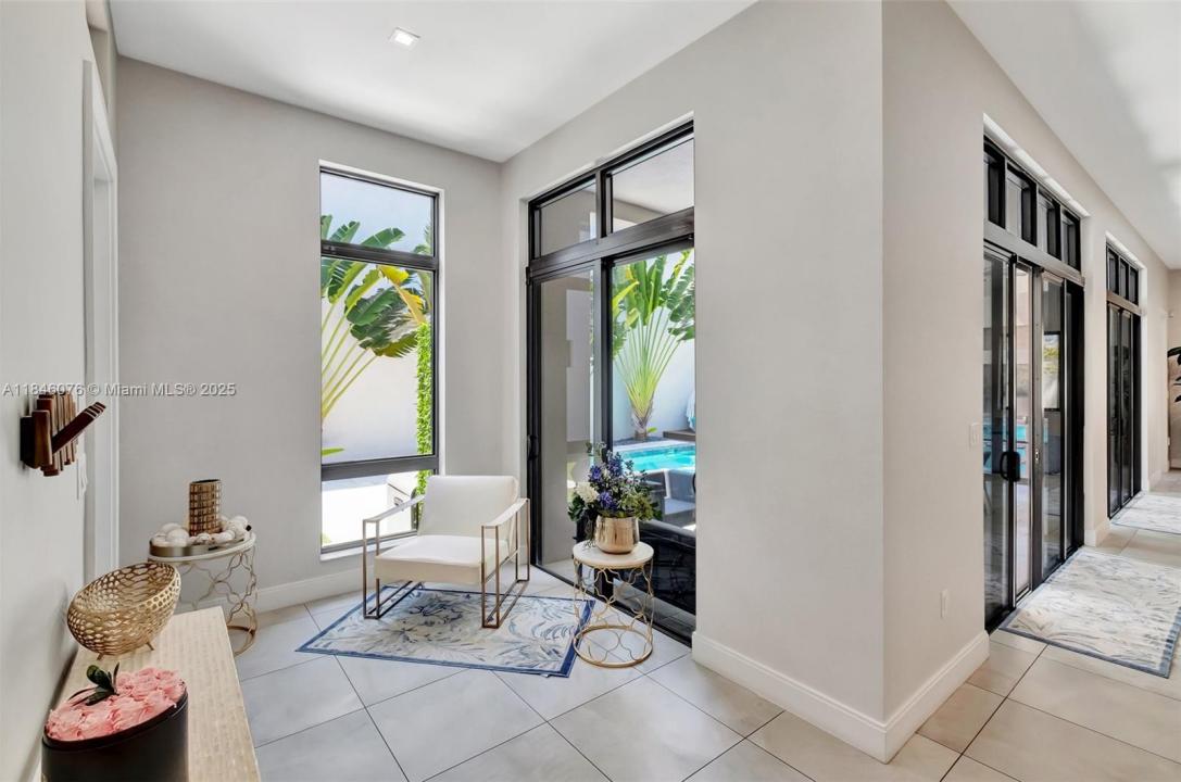 8169 NW 48th Ter, Doral, Florida 33166, Amerika Birleşik Devletleri