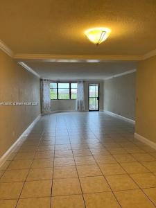 20850 San Simeon Way 309-5, Miami, Florida 33179, USA