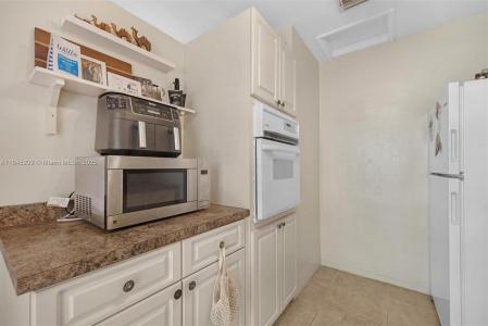 1433 NE 22nd St, Wilton Manors, Florida 33305, USA