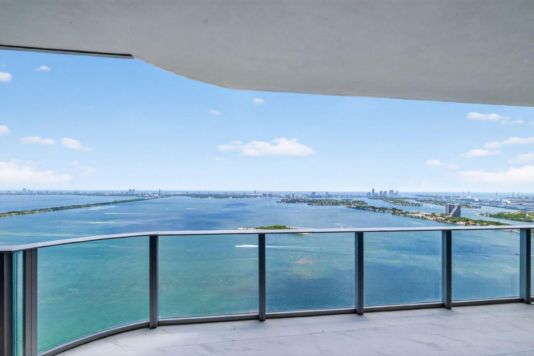 700 NE 24th Street 4702, Miami, Florida 33131, Estados Unidos