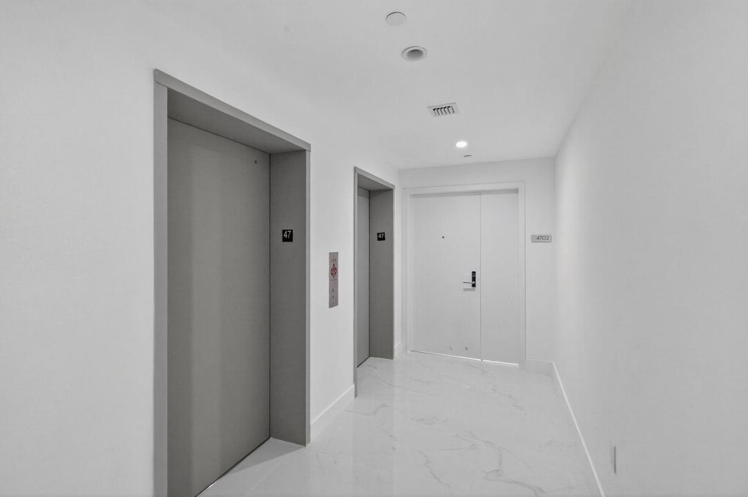 700 NE 24th Street 4702, Miami, Florida 33131, Estados Unidos
