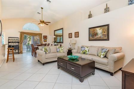140 Paddock Ln, Greenacres, Florida 33413