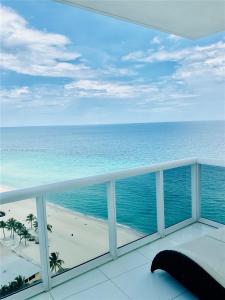 18201 Collins Ave 3302, Sunny Isles Beach, Florida 33160, USA