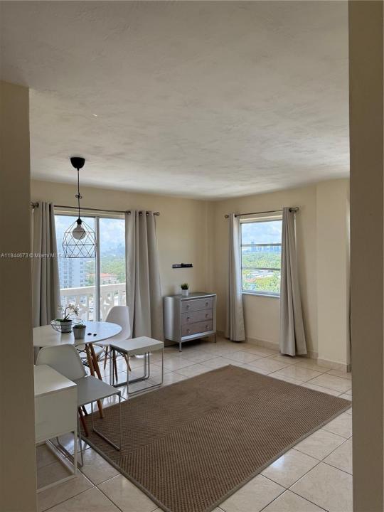 3100 Collins Ave 1406, Miami Beach, Floride 33140, États-Unis