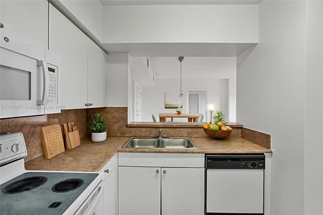 9340 Fontainebleau Blvd W505, Miami, Flórida 33172, Estados Unidos