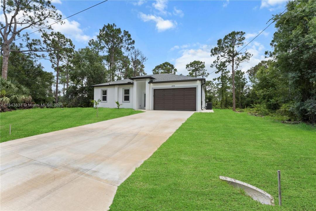 836 CLOW ST E, Lehigh Acres, Florida 33974