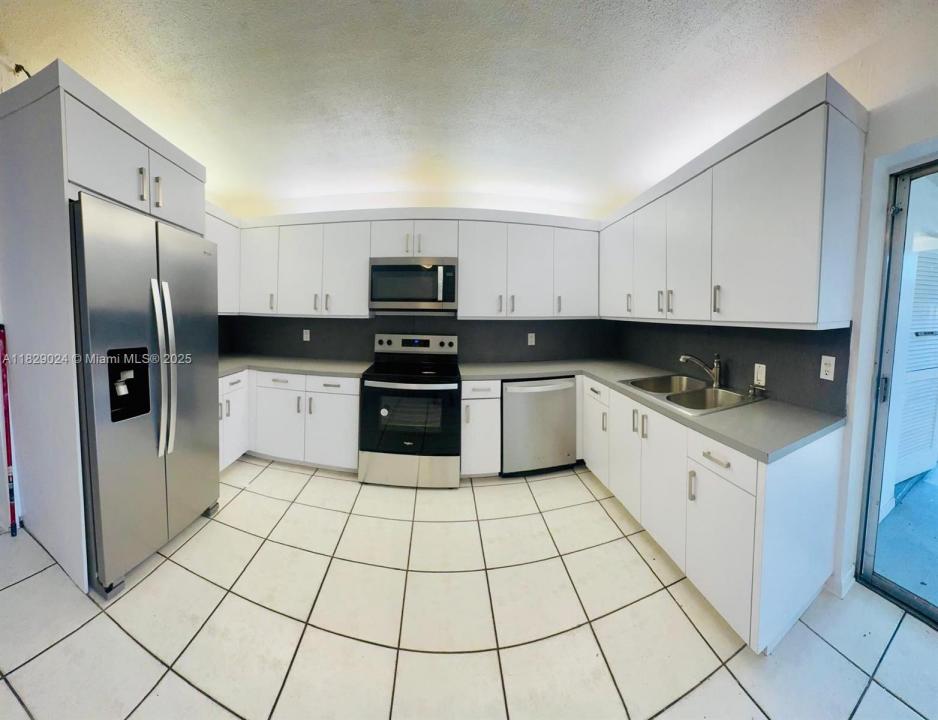 2051 NE 25th Ave 1, Pompano Beach, 佛羅里達州 33062, 美國