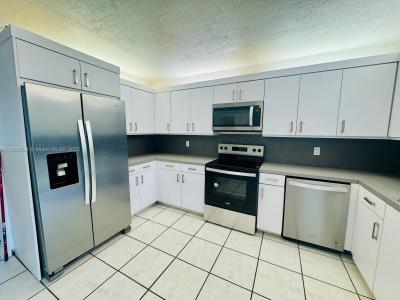 2051 NE 25th Ave 1, Pompano Beach, Florida 33062, USA