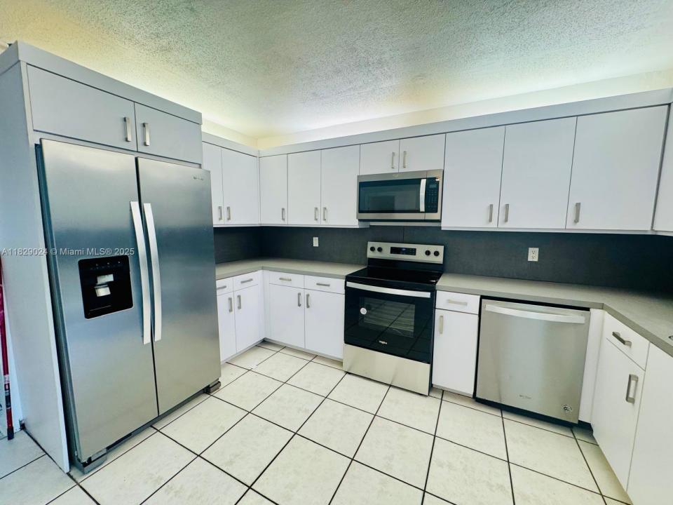 2051 NE 25th Ave 1, Pompano Beach, 佛羅里達州 33062, 美國