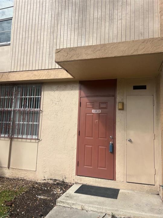 6149 SW 69th St 12, South Miami, Florida 33143