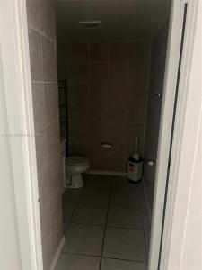 6149 SW 69th St 12, South Miami, Florida 33143, USA