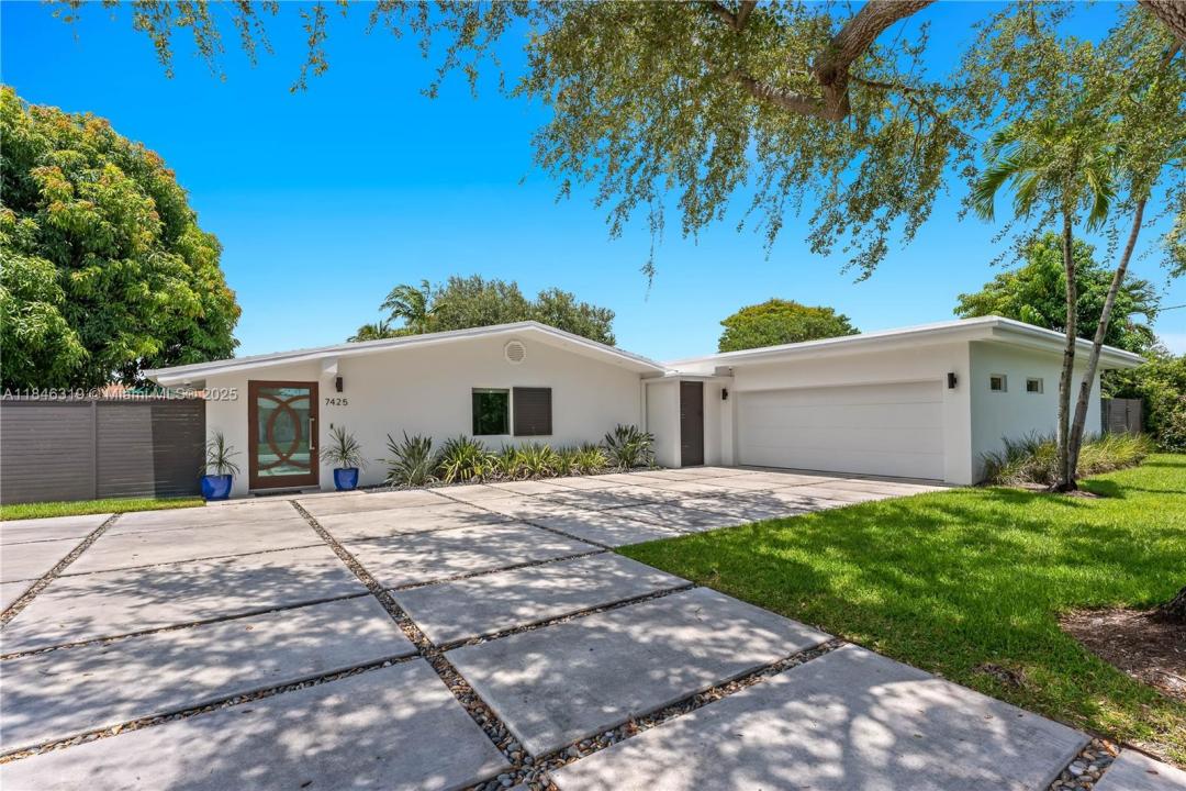 7425 SW 139th Ter, Palmetto Bay, Florida 33158