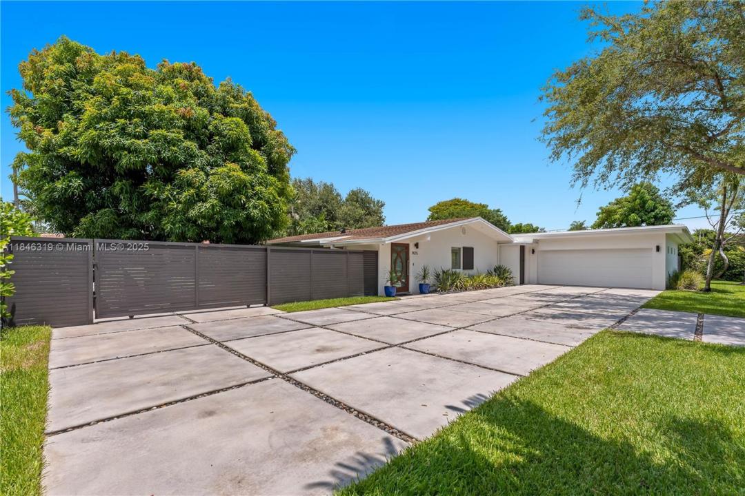 7425 SW 139th Ter, Palmetto Bay, Florida 33158
