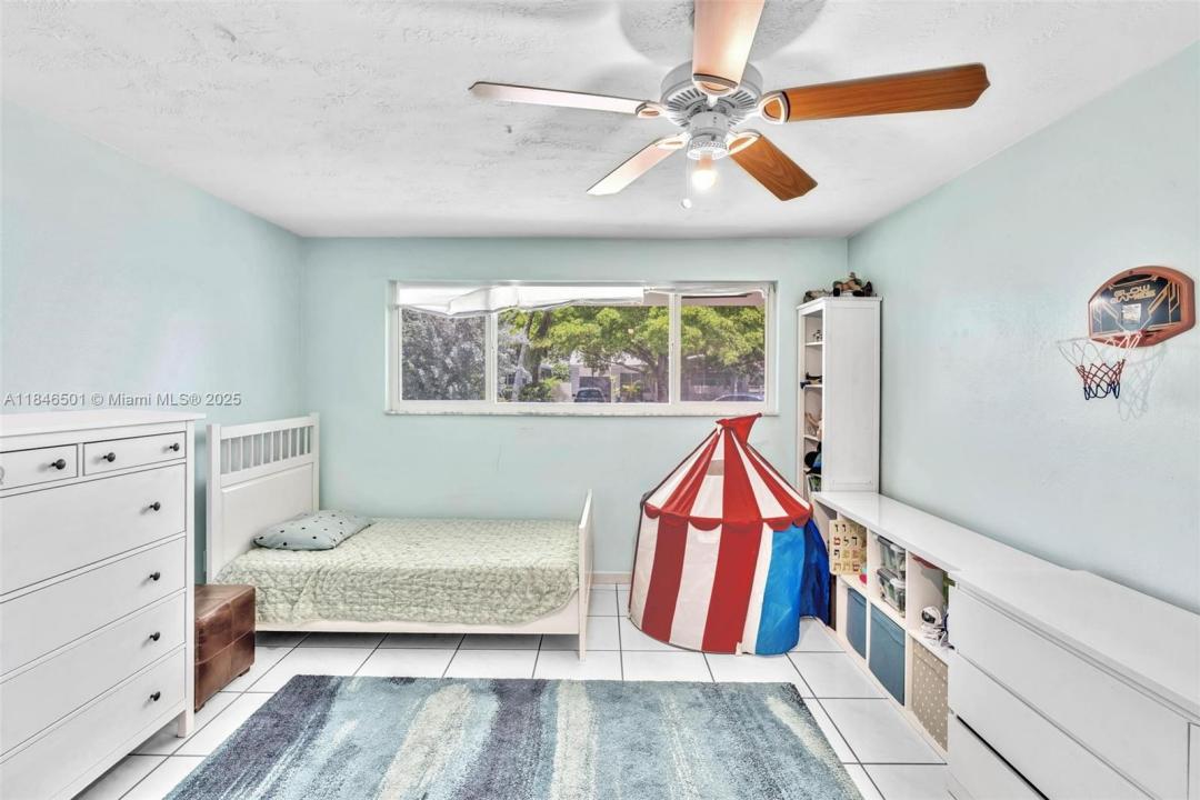 9524 Byron Ave, Surfside, Florida 33154