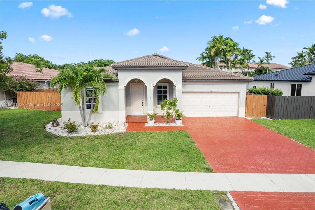 2103 NE 39th Ter, Homestead, Florida 33033, USA
