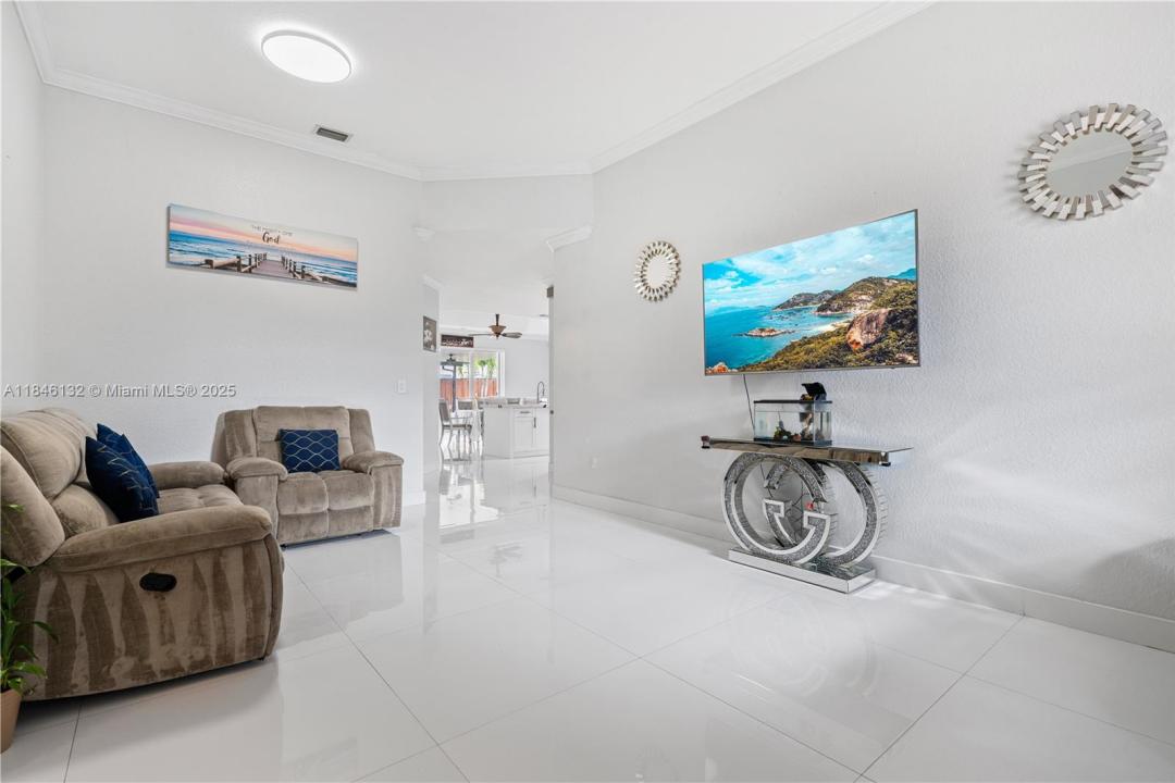 2103 NE 39th Ter, Homestead, Florida 33033, USA