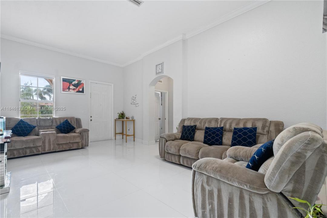 2103 NE 39th Ter, Homestead, Florida 33033, USA