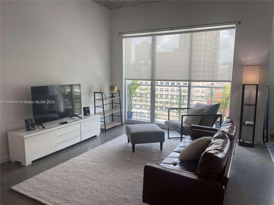 133 NE 2nd 817, Miami, Флорида 33132, Соединенные Штаты