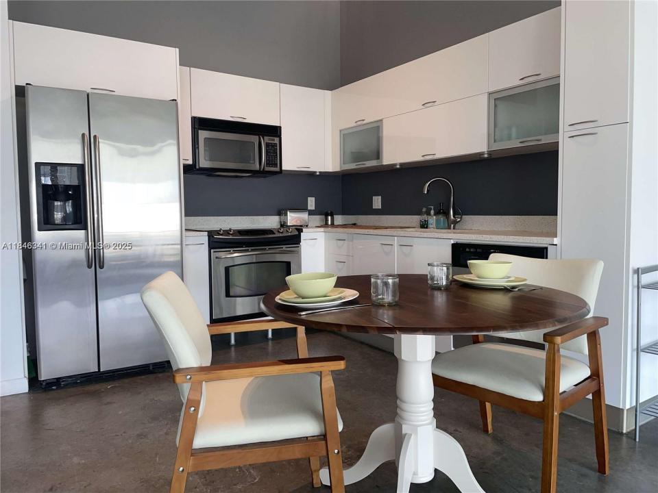 133 NE 2nd 817, Miami, Флорида 33132, Соединенные Штаты