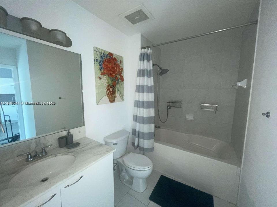 133 NE 2nd 817, Miami, Флорида 33132, Соединенные Штаты
