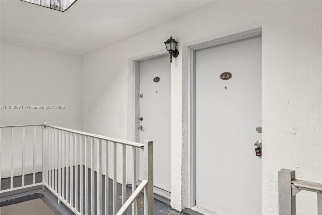 7232 SW 94th Pl E6, Miami, Flórida 33173, Estados Unidos