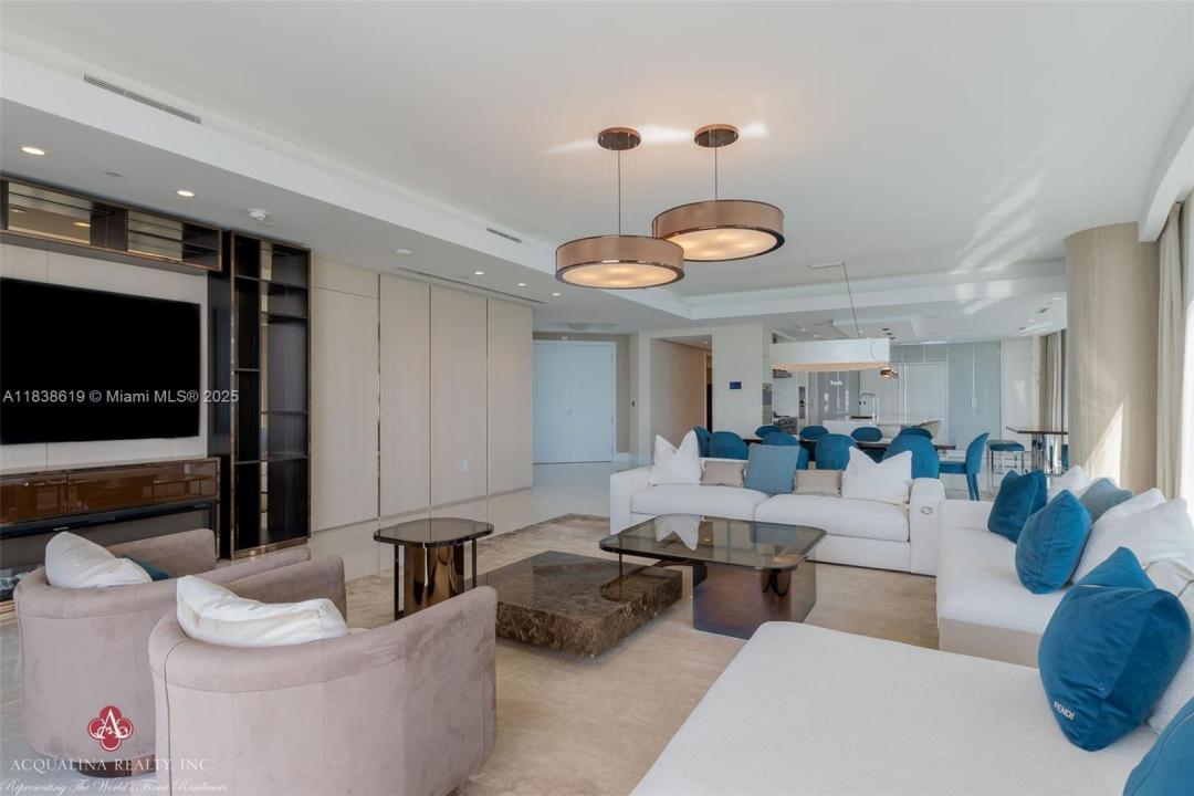 17975 COLLINS AVENUE 1002, Sunny Isles Beach, Florida 33160, USA