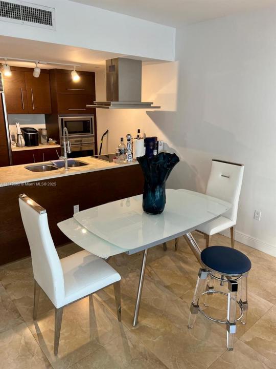 495 Brickell Ave 2707, Miami, פלורידה 33131, ארצות הברית של אמריקה 