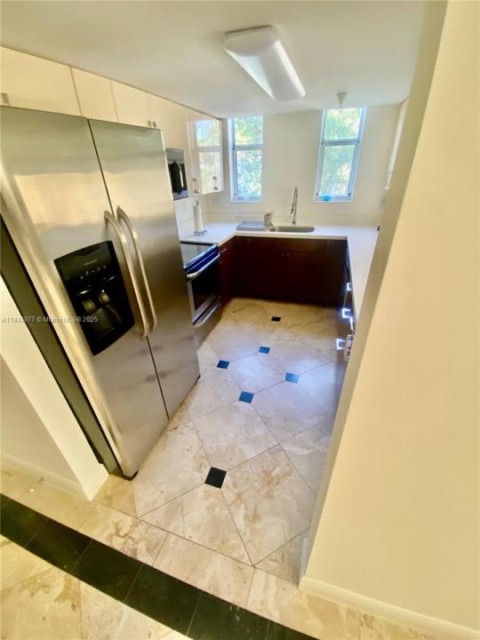 16590 NE 26th Ave 202, North Miami Beach, Florida 33160, Amerika Birleşik Devletleri