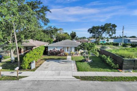 320 NE 33rd St, Oakland Park, Florida 33334, USA