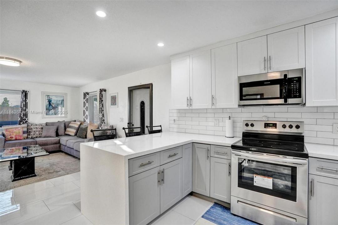 320 NE 33rd St, Oakland Park, Florida 33334, Estados Unidos