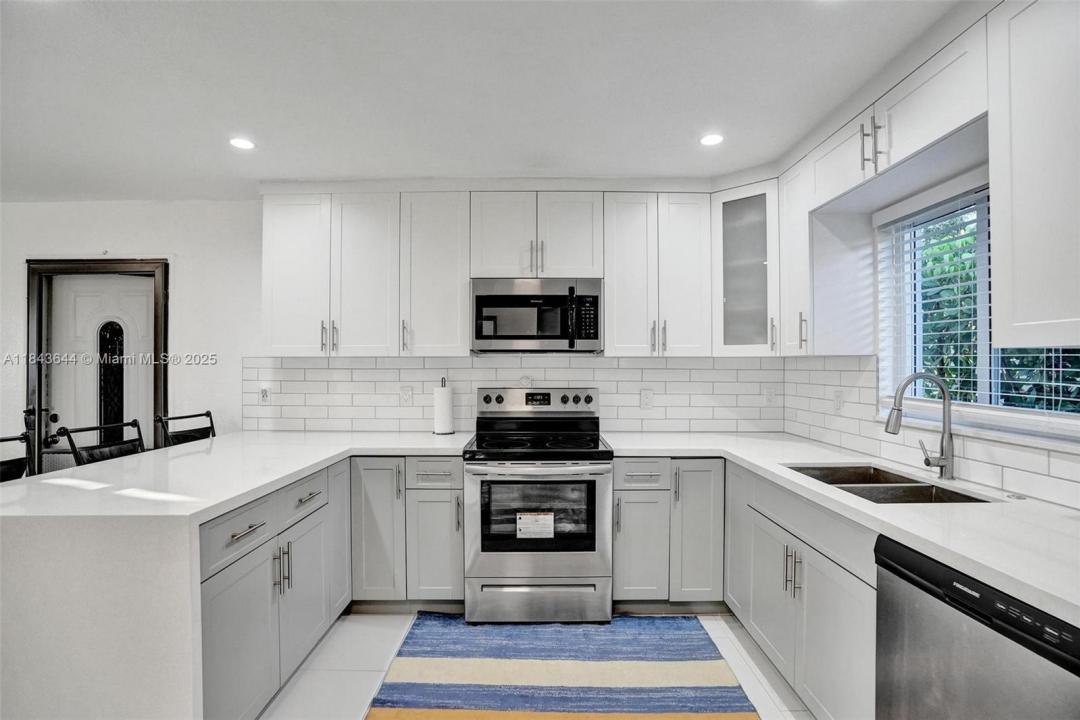 320 NE 33rd St, Oakland Park, Florida 33334, Estados Unidos