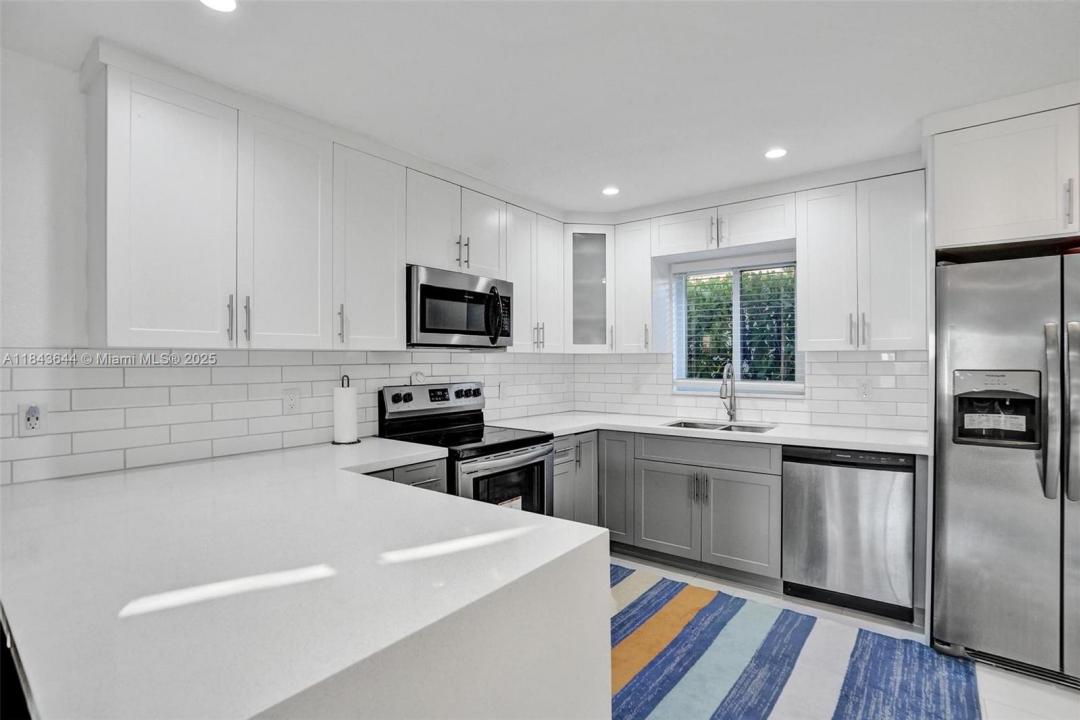 320 NE 33rd St, Oakland Park, Florida 33334, Estados Unidos