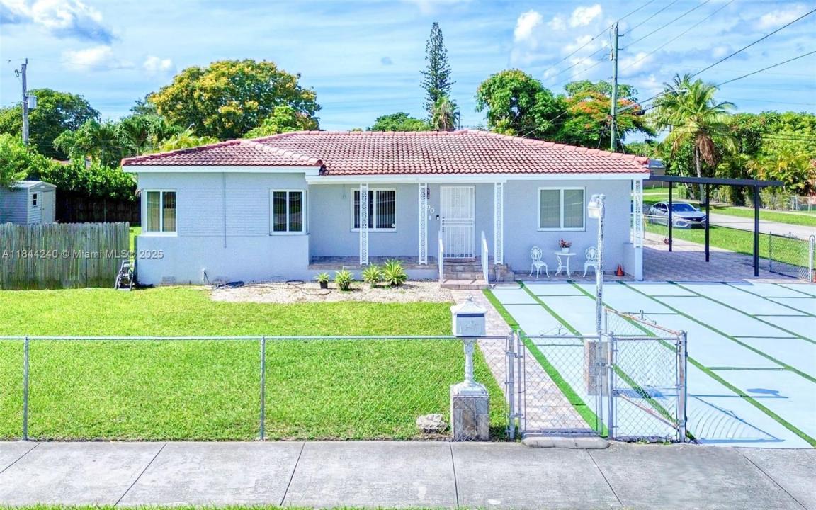 6290 SW 37th St, Miami, Florida 33155